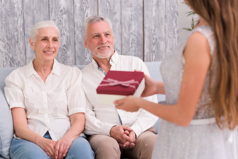 Canada to Invite 17,860 Sponsors for Parent, Grandparent PR from July 28